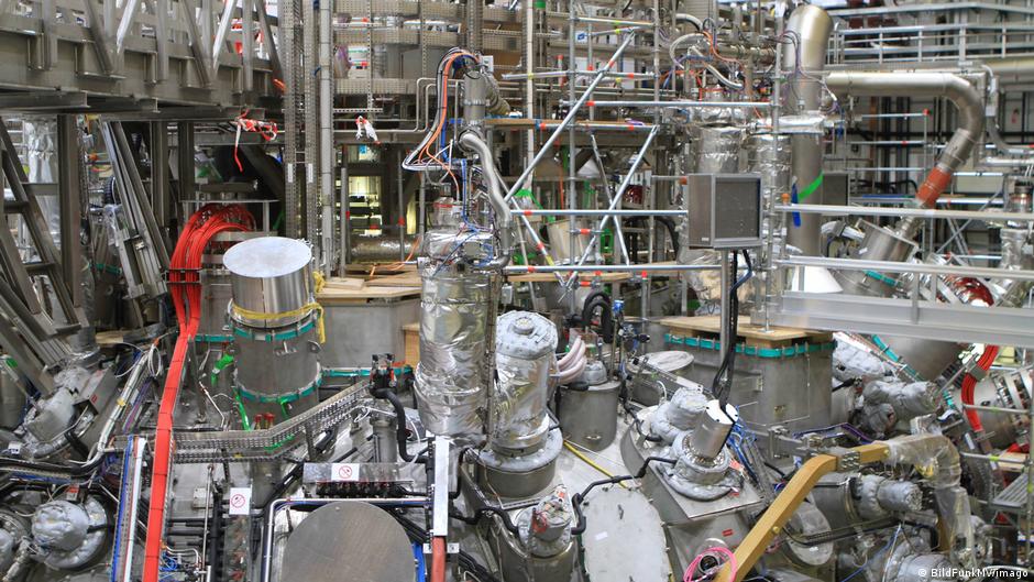 How a high-tech blowpipe is heating up nuclear fusion – DW – 12/08/2025
