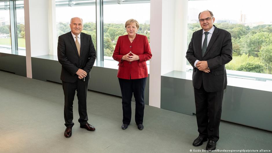 Incko i Šmit kod Angele Merkel: primopredaja štafete | Politika | DW - Vimarsana News