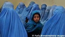 Taliban ile kadınları baş başa bıraktılar