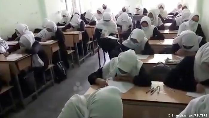 Afghanistan, Herat | Mädchen gehen wieder in die Schule