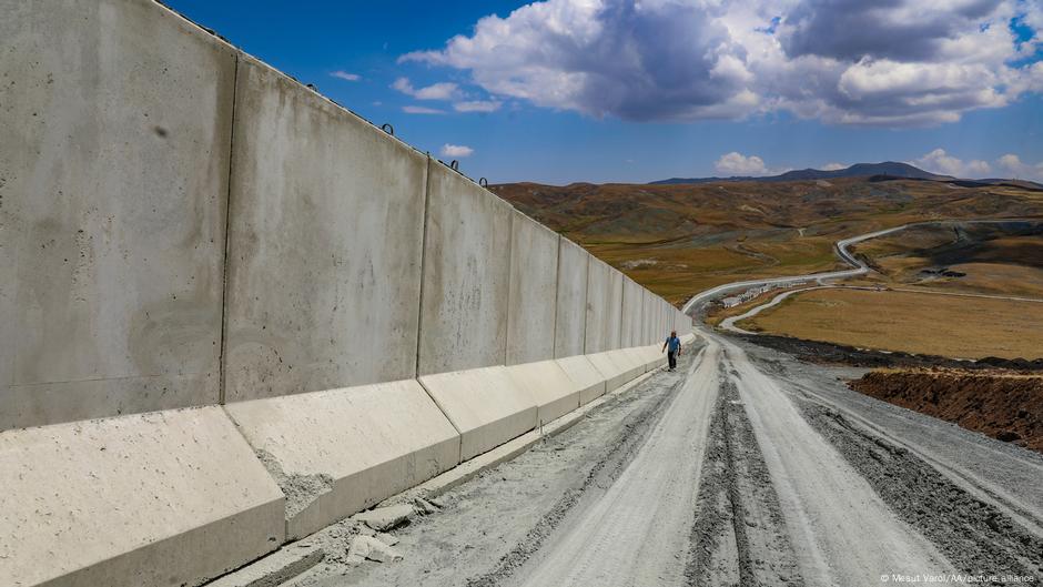 Sınıra duvar Göçmenler yeni rotalar belirliyor DW 20.08.2021 Sınıra duvar Göçmenler yeni rotalar belirliyor DW 20.08.2021