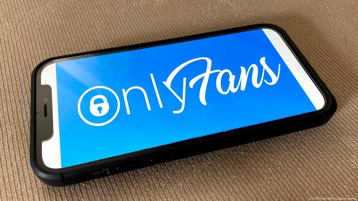 Onlyfans Reverses Ban On Explicit Content Dw 08 25 2021