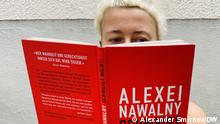 Alexei Nawalnys Reden vor Gericht sind als Buch in Deutschland herausgegeben. Das Buch steigt auf die Spiegel-Bestseller-Liste auf Platz 19.
Bonn, 2021
via Alexander Smirnov
Fr, 20.08.2021 19:28
