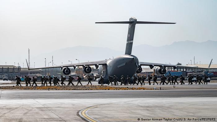 Afghanistan I Evakuierung am Flughafen Hamid Karzai