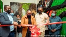 <div>Art expo preserves Tanzania's indigenous legends</div>