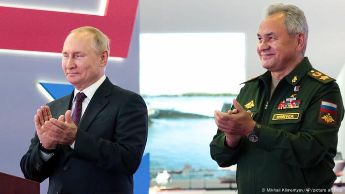 Wladimir Putin und Sergej Schoigu 