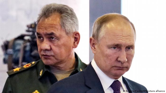 Russland I Wladimir Putin und Sergej Schoigu I Vorstellung des Baus neuer Atom-U-Boote