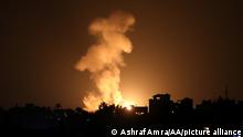 KHAN YUNIS, GAZA - AUGUST 23: Smoke rises from a site hit by Israeli airstrikes, targeting Palestinian resistance groups' points in Khan Yunis, Gaza on August 23, 2021. Ashraf Amra / Anadolu Agency