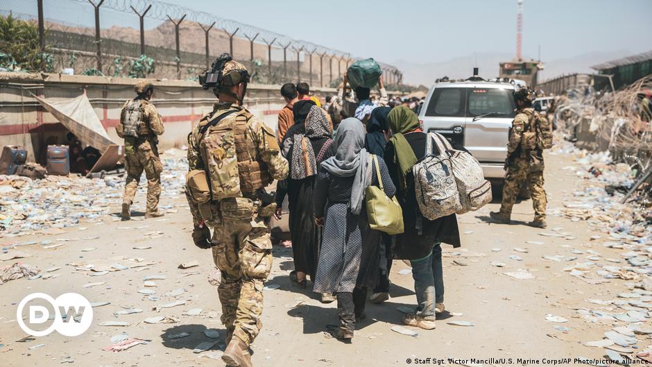 Lage am Flughafen in Kabul spitzt sich wegen Terrorgefahr zu
