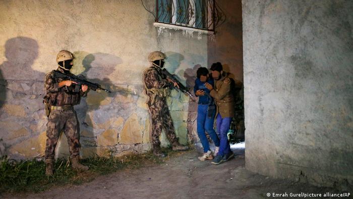 Kaçak yollarla Türkiye'ye girdikleri belirlenen iki Afganlı yakalandı