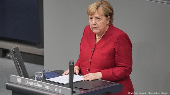 Berlin | Sondersitzung Bundestag Afghanistan Merkel