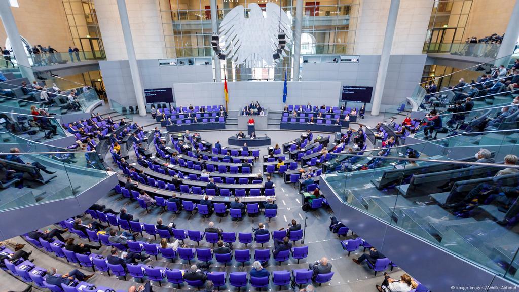 Bloated Bundestag Trouble For German Democracy German Election 2021 All The News Data And Facts You Need Dw 15 09 2021