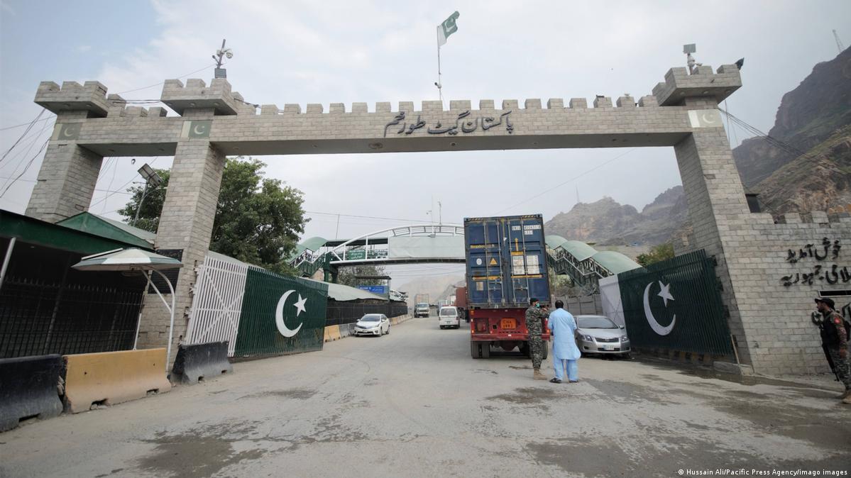 طالبانو او پاکستان حکومت د تورخم دروازې پر پرانېستو خبرې کړي