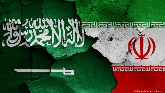 Symbolbild Iran Saudi-Arabien Fahne Flagge