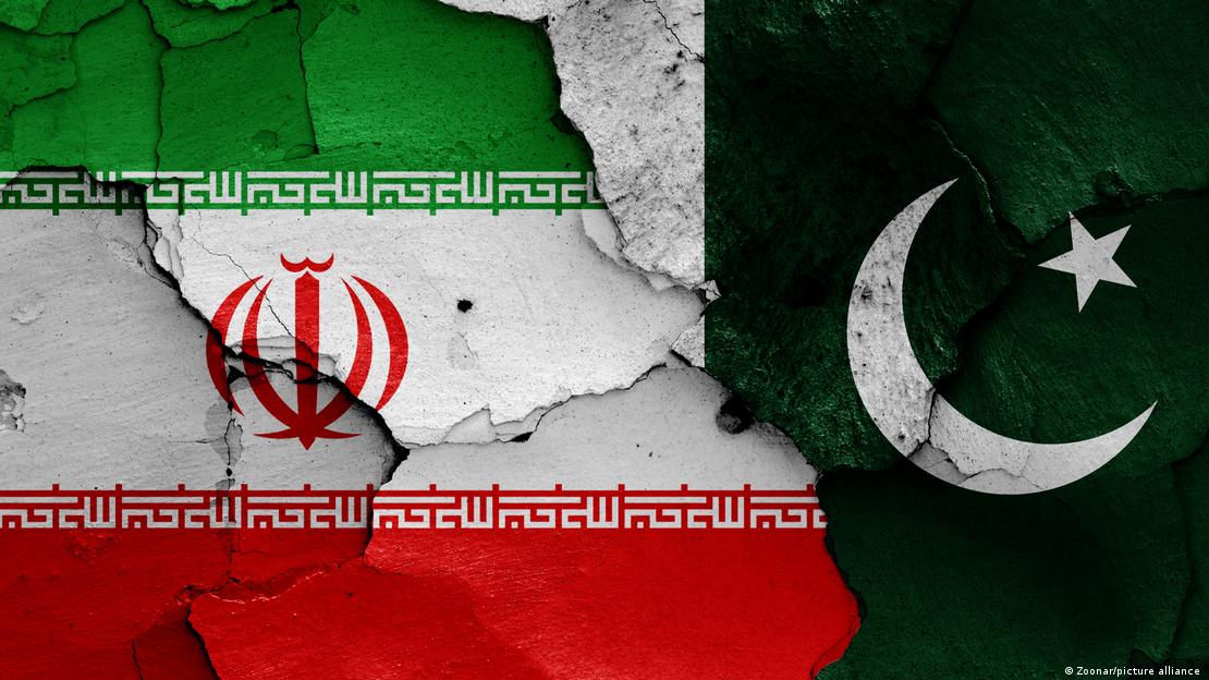  پڑوسی اور اسلامی ممالک ہونے کے باجود ایران اور پاکستان کے مابین تعلقات میں اکثر تناؤ رہتا ہے اور دونوں ممالک  کے مابین متعدد سرحدی جھڑپیں بھی ہو چکی ہیں 