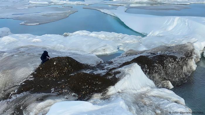 Cumple los criterios de una isla, dijo René Forsberg, profesor y jefe de geodinámica del Instituto Nacional del Espacio de Dinamarca.