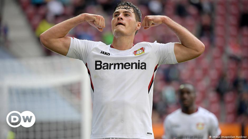 Bayer Leverkusen springt an Tabellenspitze