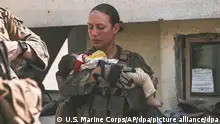 喀布尔悲剧的象征：一名美国女兵之死 
