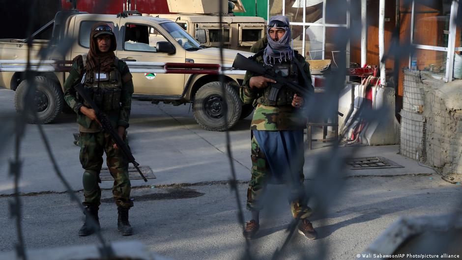 Miles de afganos atrapados en Kabul a 48 horas del plazo fatal | El Mundo | DW - Vimarsana News