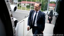 Heiko Maas (SPD), Außenminister, steigt in den Airbus A340 der Luftwaffe für den Flug nach Warschau. Maas will dort an Gedenkveranstaltungen zum 75. Jahrestag des Warschauer Aufstands teilnehmen. +++ dpa-Bildfunk +++