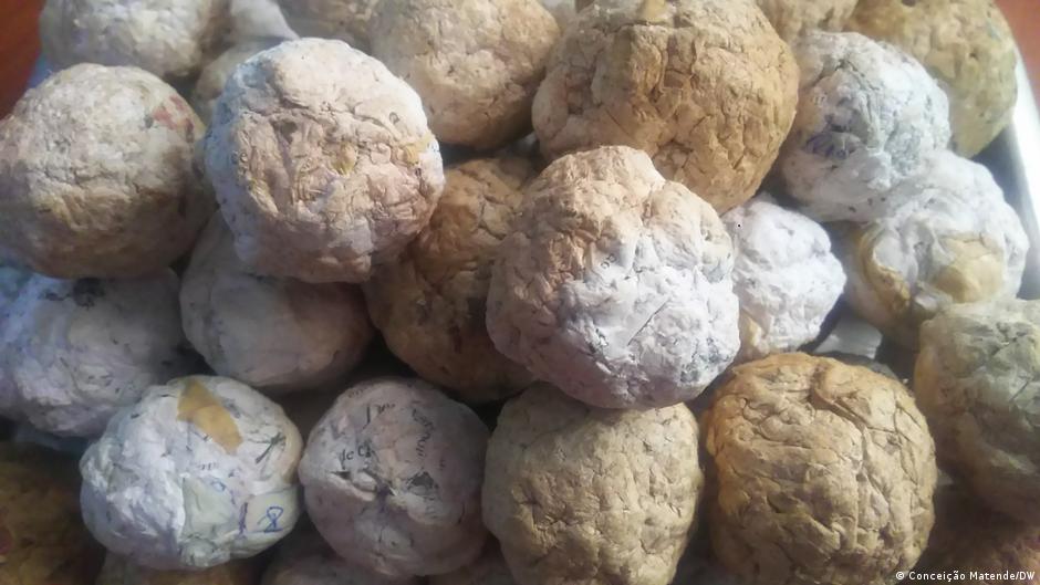 Niassa: Ativistas moçambicanos produzem carvão vegetal sustentável | Moçambique | DW - Vimarsana News