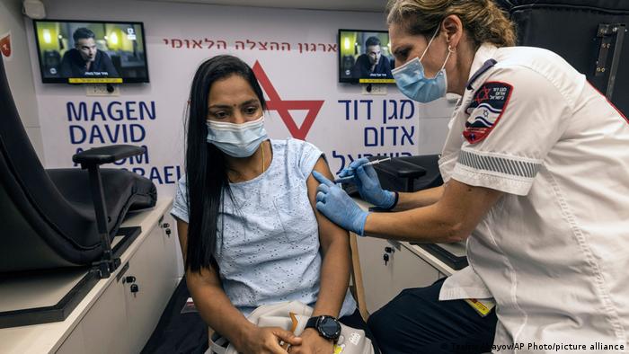 İsrail üçüncü doz aşının uygulandığı ülkeler arasında