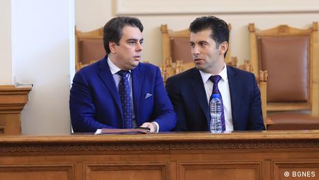 Петков и Василев няма да спасят България Но могат да