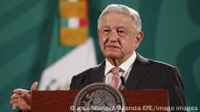 25.5.2021, Mexiko, The president of Mexico, Andres Manuel Lopez Obrador, speaks during a morning press conference at the National Palace, in Mexico City, Mexico, 25 May 2021. The Mexican government will begin vaccinating people aged 40 to 49 in June after concluding with those over 50, President Andrs Manuel Lpez Obrador promised on Tuesday at his morning press conference. EFE / Jose Mendez Mexico will begin vaccination of people aged 40 to 49 in June ACHTUNG: NUR REDAKTIONELLE NUTZUNG PUBLICATIONxINxGERxSUIxAUTxONLY Copyright: xJosexMendezx MEX2689 20210525-637575566772562107