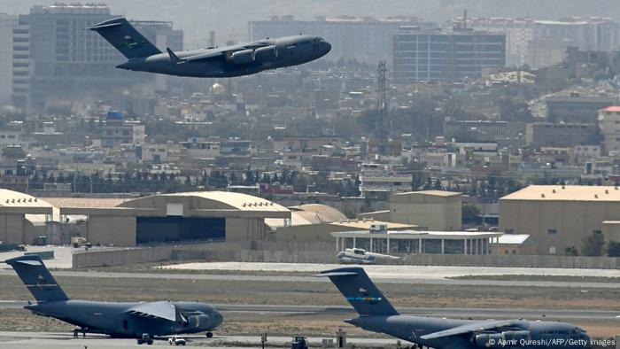 US aircraft takes off from Kabul's airport