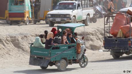 Afghan families flee to Pakistan over Taliban forced marriage fears