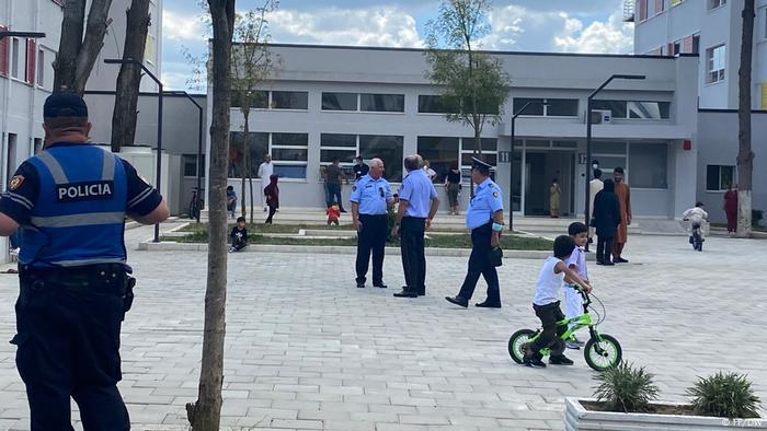 Albanien - Wohnheim, in dem afghanische Flüchtlinge untergebracht sind Albanien - Wohnheim, in dem afghanische Flüchtlinge untergebracht sind