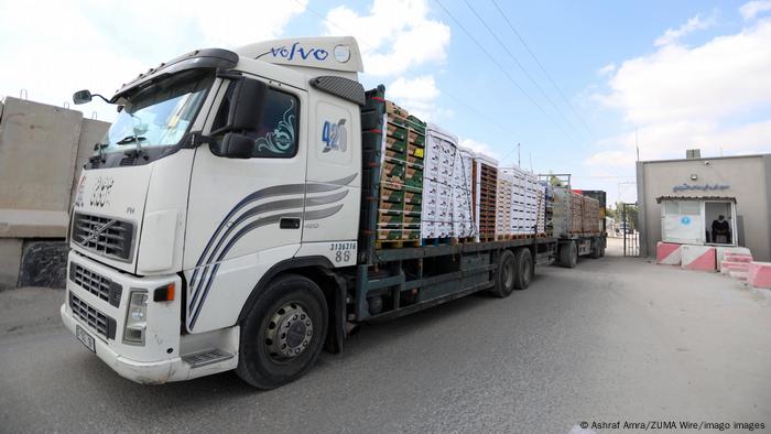 Gazastreifen | Mit Kisten beladener LKW Gazastreifen | Mit Kisten beladener LKW