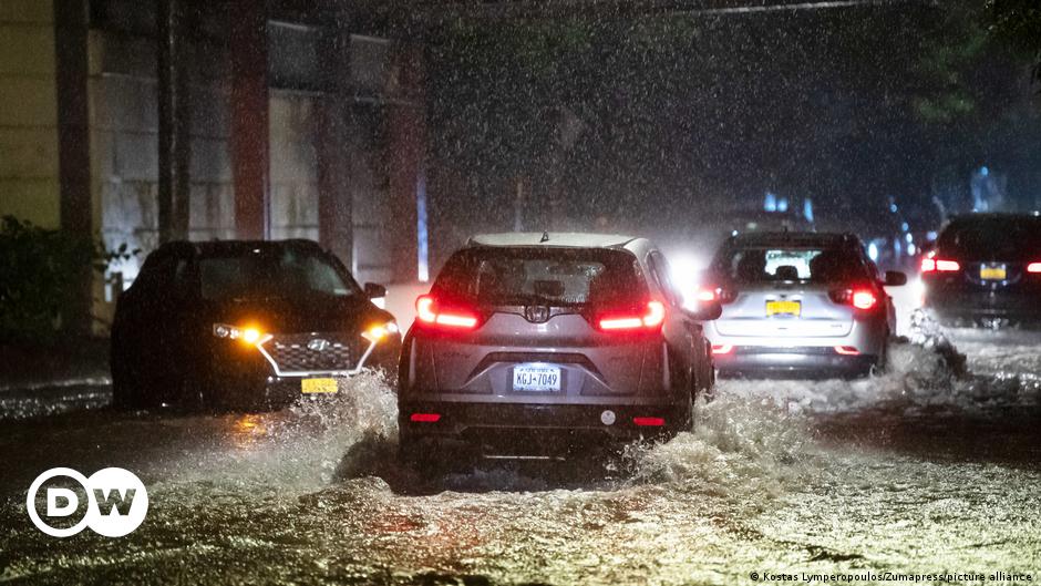 Rekordregen setzt New York unter Wasser