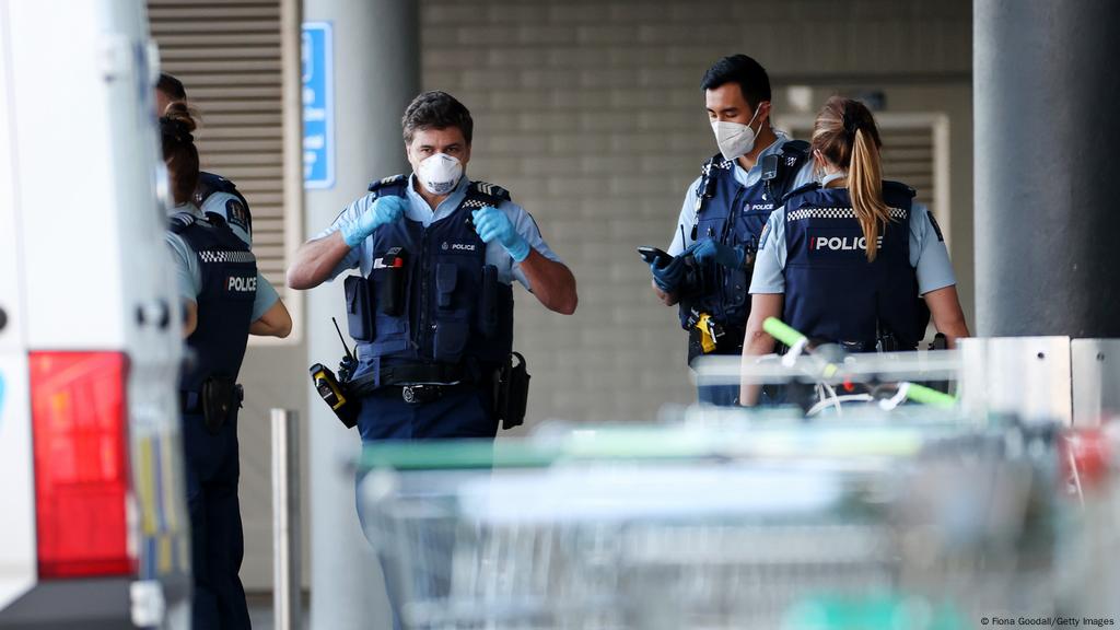 Lukai Enam Warga Polisi Tembak Mati Pelaku Serangan Di Auckland Dunia Informasi Terkini Dari Berbagai Penjuru Dunia Dw 03 09 2021