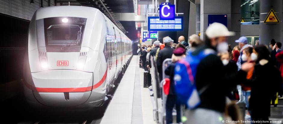 Especialistas em transporte acusam governo alemão de não investir o suficiente no sistema ferroviário