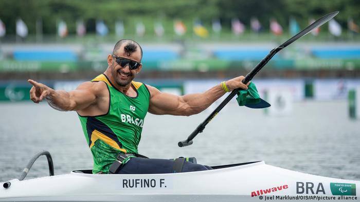 فرناندو روفینو دی پائولو، قایقران برزیلی با درخشش خود یکی از مدال‌های طلای کشورش را رقم زد. او در رقابت‌های قایقرانی کانو سرعت در ۲۰۰ متر همه رقیبان خود را پشت سر گذاشت.