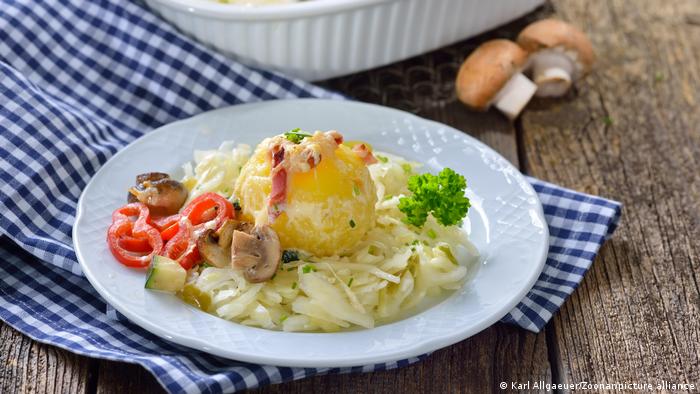 Традиционная немецкая кухня – запеченные картофельные кнедли 