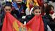Mali i Zi, dy vajza me flamur në gojë - proetsa kundër marrjes së postit nga një peshkop serbo-ortodoks
