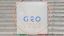 23.7.2021 Neapel***Das Logo des G20-Treffens steht auf den Stufen des Palazzo Reale, am letzten Tag des Gipfels der wichtigsten Wirtschaftsnationen. Diskutiert werden in Neapel Themen zur Umwelt- und Klimapolitik. +++ dpa-Bildfunk +++