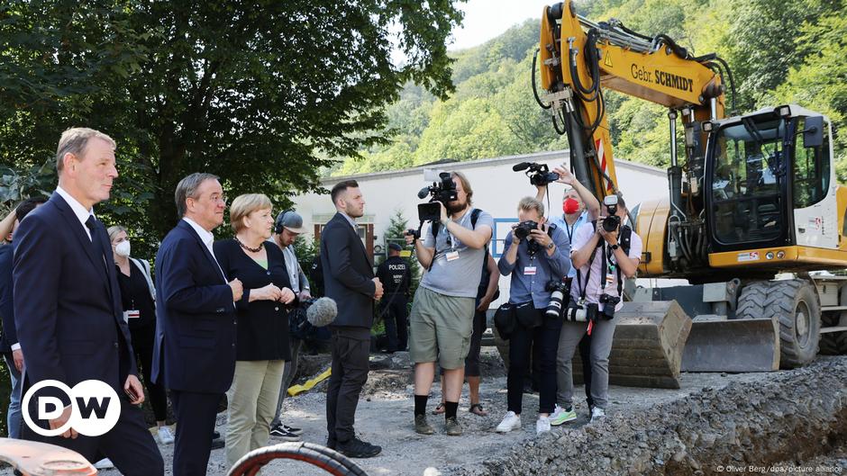 Merkel: "Die Wiederaufbauarbeit wird lange dauern"