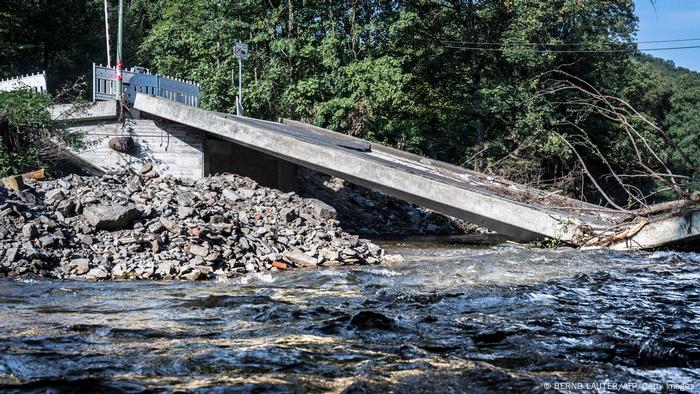 Hagen-Hohenlimburg | Brücke durch Flutwelle zerstört Hagen-Hohenlimburg | Brücke durch Flutwelle zerstört