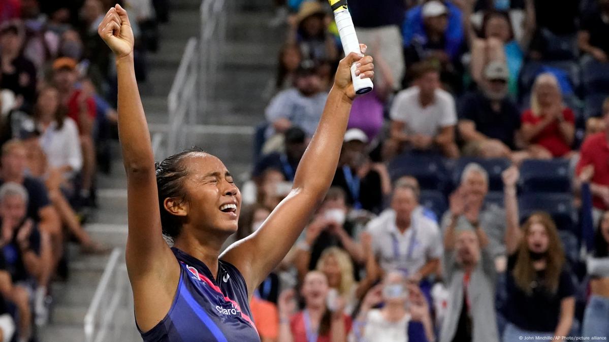 High-Quality Fernandez Opens Osaka Campaign With Straight-sets Win Over Baptiste Background for Mobile High-Quality Fernandez Opens Osaka Campaign With Straight-sets Win Over Baptiste Background for Mobile