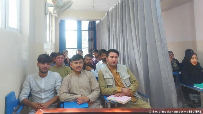 Afghanistan | Trennung von weiblichen und männlichen Studenten an der Universität Kabul