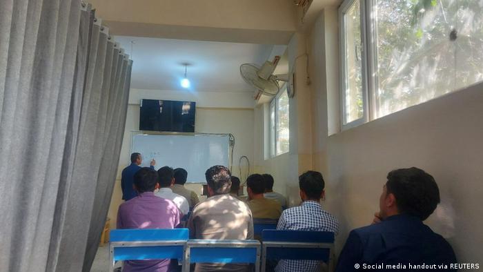Afghanistan | Trennung von weiblichen und männlichen Studenten an der Universität Kabul