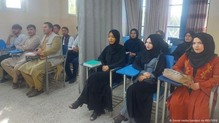 Afghanistan | Trennung von weiblichen und männlichen Studenten an der Universität Kabul