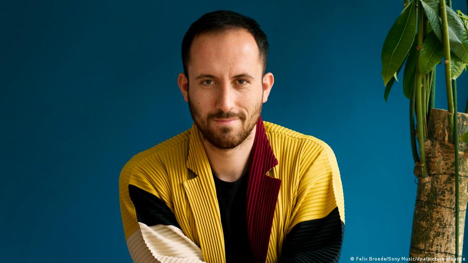 New German open letter: ′Yes′ to weapons for Ukraine | Culture | Arts, music and lifestyle reporting from Germany | DW - Vimarsana News