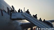 Afghanistan Erster ziviler Evakuierungsflug seit US-Abzug aus Kabul gestartet