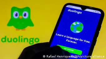 来自美国的语言学习应用Duolingo今年夏天也从中国大陆的苹果应用商店消失了