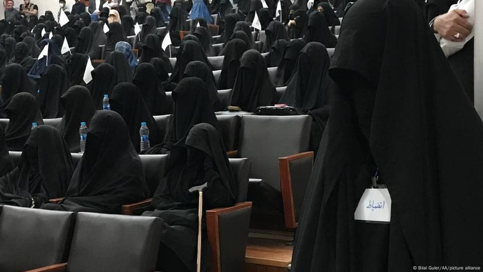 Kabul | Konflikt in Afghanistan - Frauen demonstrieren für Taliban