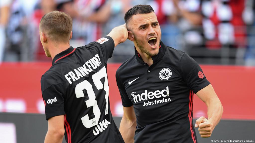 Bundesliga: Filip Kostic returns to score for Eintracht Frankfurt after  failing to seal Lazio move | NRS-Import | DW | 12.09.2021